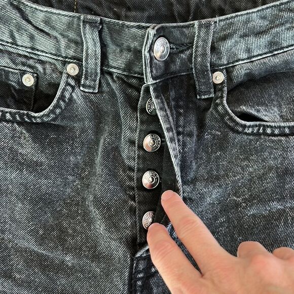 H&M Women's Black 100% Cotton Faded/Stonewashed High-Rise Jeans Size 2 - Picture 3 of 6